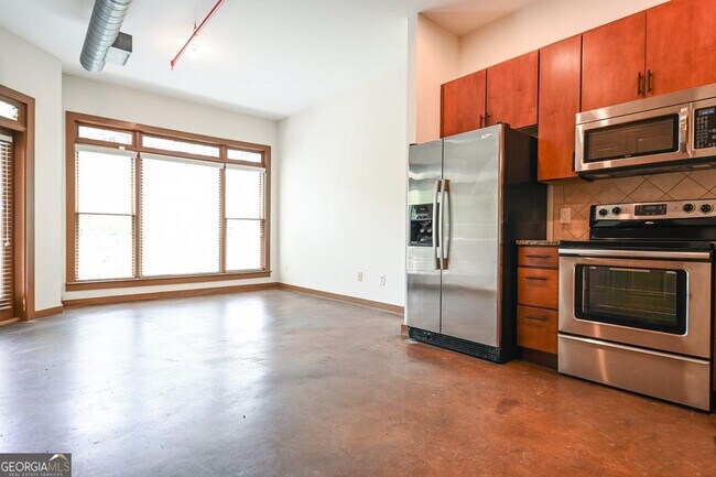 Building Photo - 250 Martha Dr