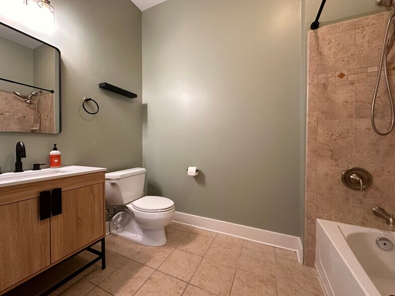 Building Photo - 55 Mallory Ave