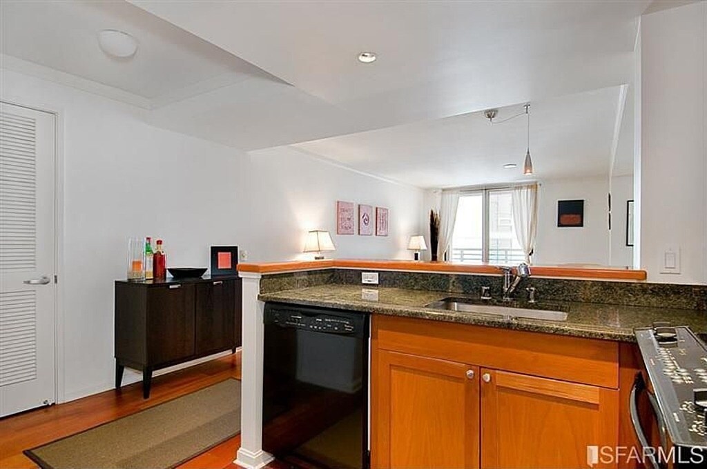 Building Photo - 400 Beale St, Unit #1110