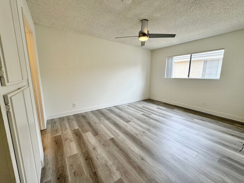 Building Photo - 3546 Hughes Ave