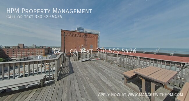 Building Photo - 1133 W 9th St