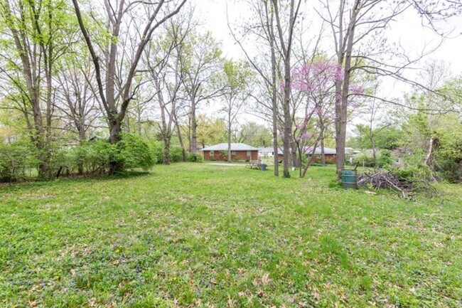 Building Photo - 1BR/1BA Duplex in Convenient Location! Har...