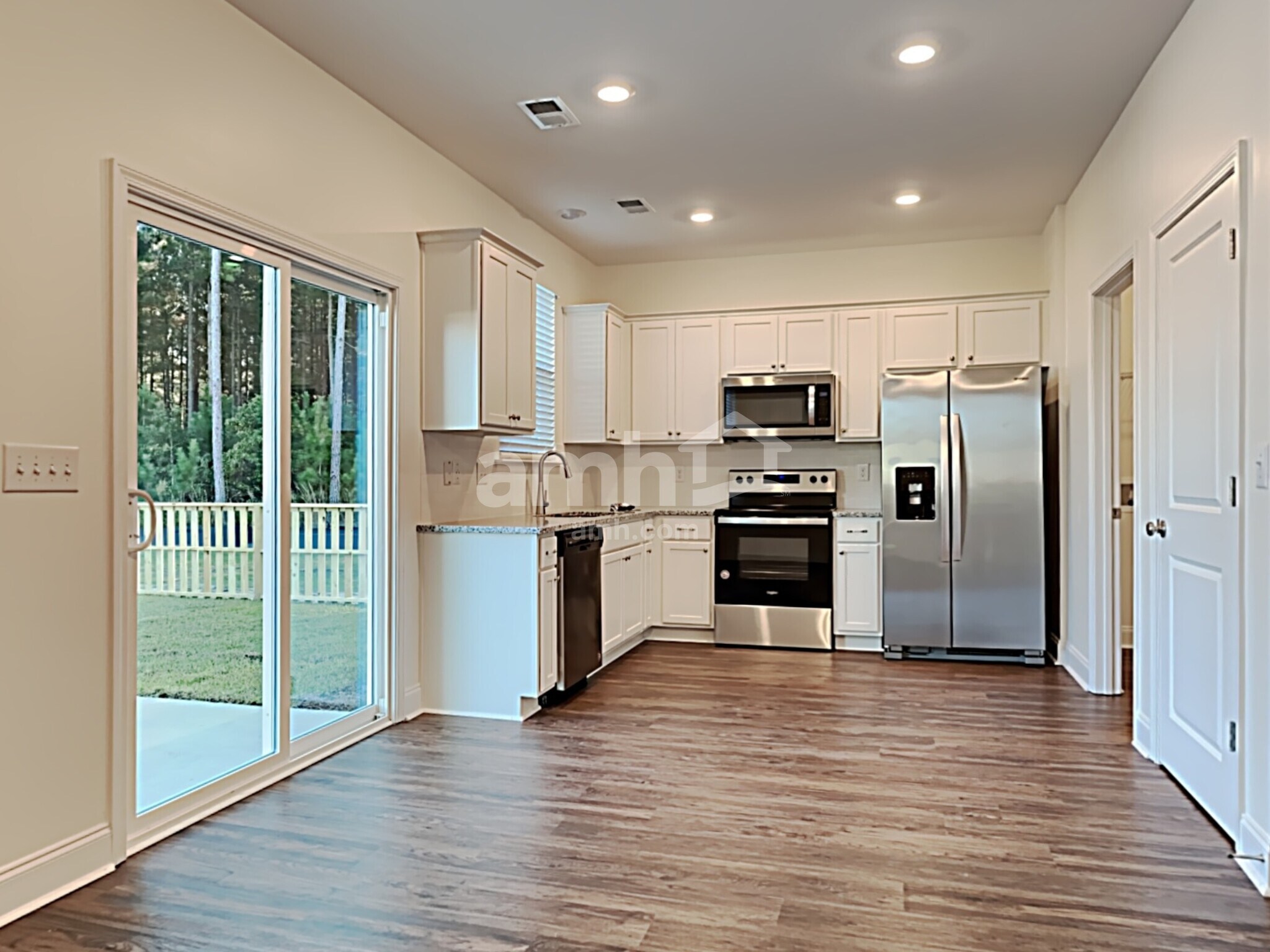 Building Photo - 323 Azore Way