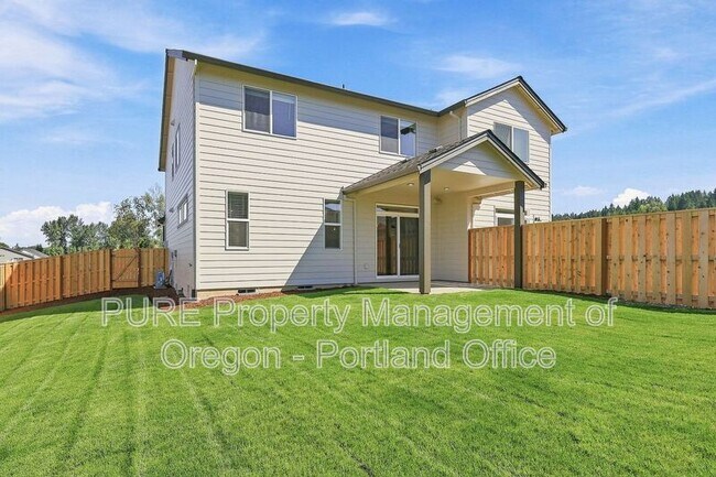 Building Photo - 582 NE Alderwood Dr