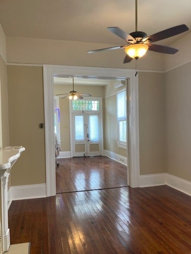 Building Photo - 3349 Dumaine St