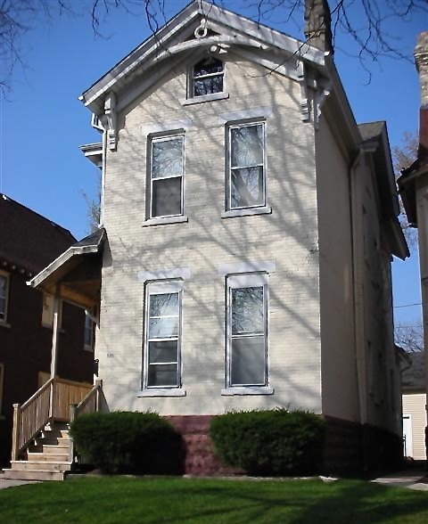 Building Photo - $1040-1 BD/1BA w Heat near Brady*** HALF OFF FIRST MONTH***
