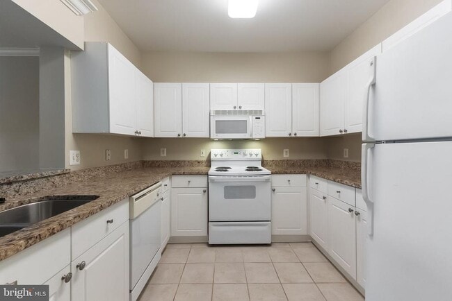 Building Photo - 4551 Strutfield Ln