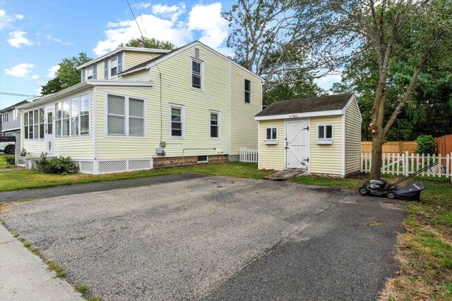 Building Photo - 16 Chautauqua Ave