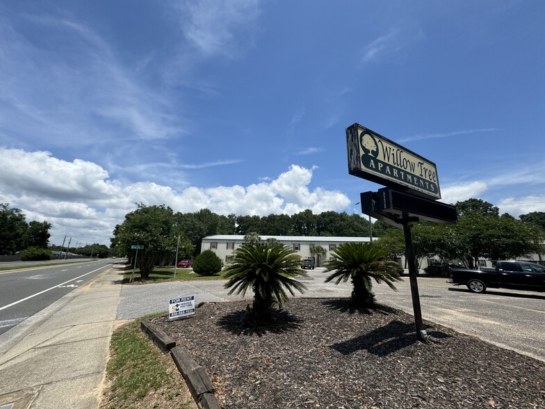 Primary Photo - Willow Tree Apartments