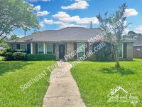 Building Photo - 7425 Wooded Creek Dr