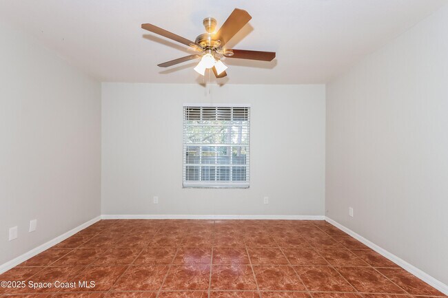 Building Photo - 1545 20th Ave SW