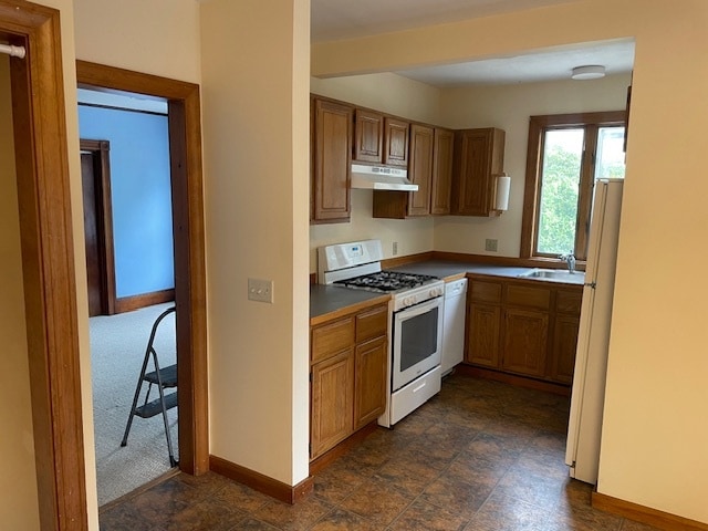 Kitchen - 19 1/2 Central St