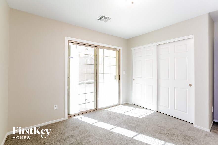 Building Photo - 6339 Hamilton Grove Ave