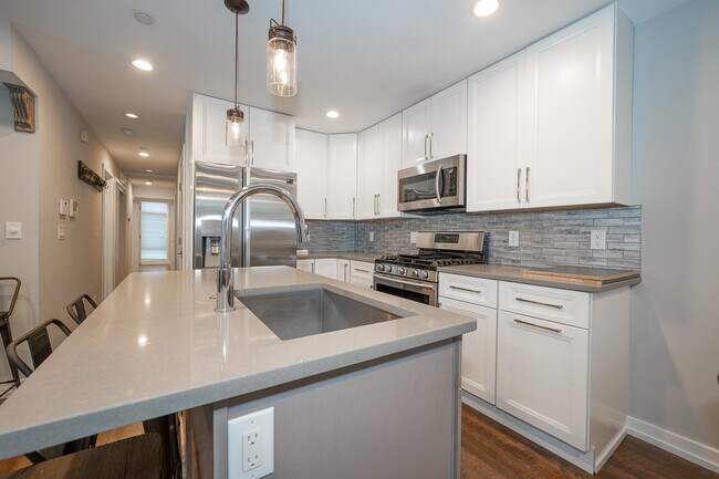 Building Photo - 769 N Uber St