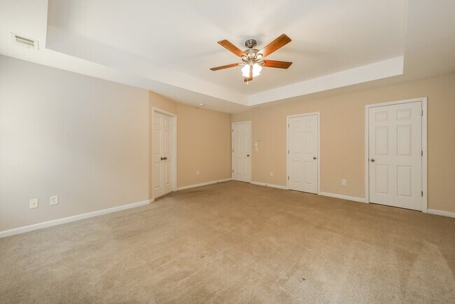 Building Photo - 529 Crestmont Ln