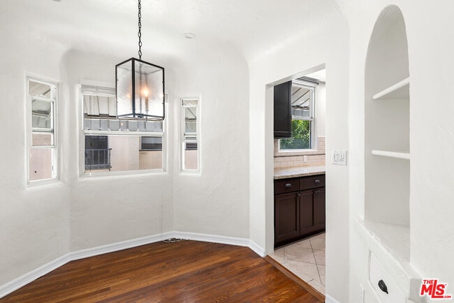 Building Photo - 119 N Orange Dr