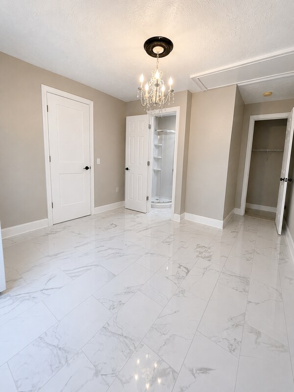 Building Photo - 24301 E Colonial Dr