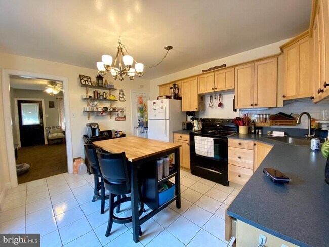 Building Photo - 176 Moser Rd