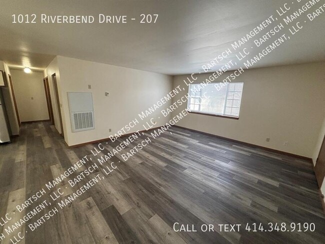 Building Photo - 1012 Riverbend Dr