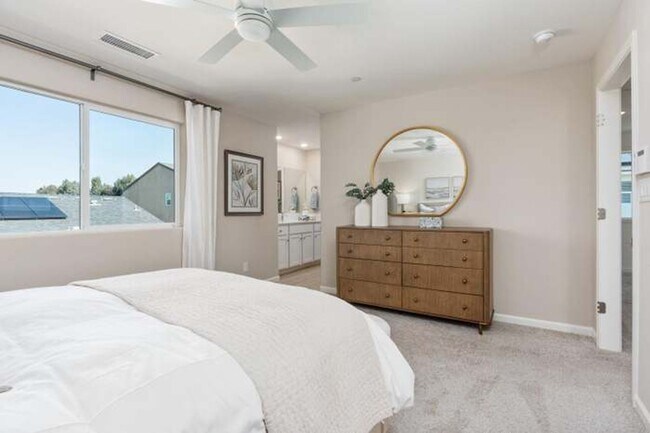 Building Photo - BRAND NEW 3/2.5 WIlson Home near Clovis South