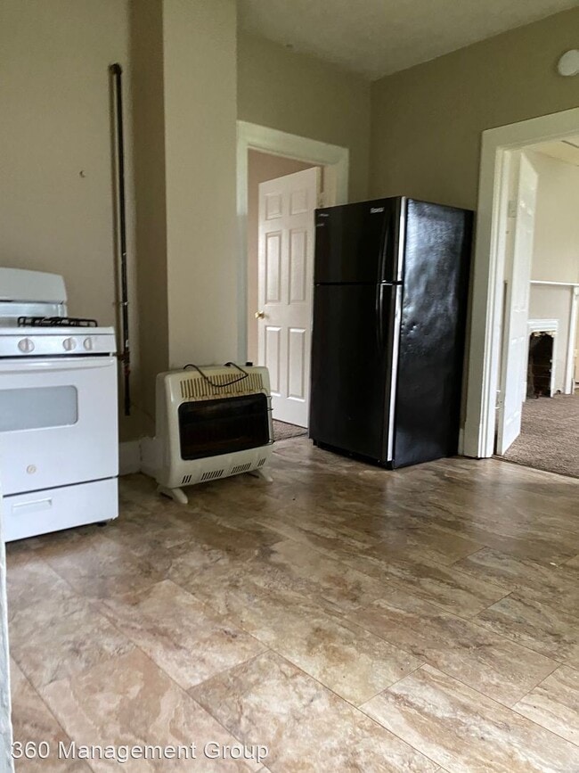 Building Photo - 2 br, 1 bath House - 14 Linden Avenue