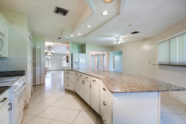 Building Photo - 161 SW 129th Ave