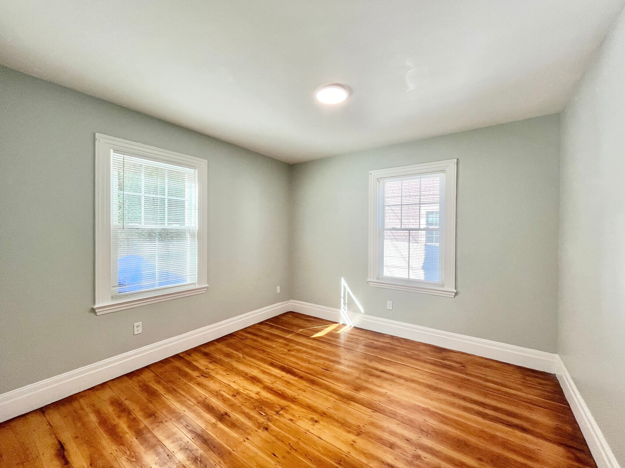 Building Photo - 49 Forbes St