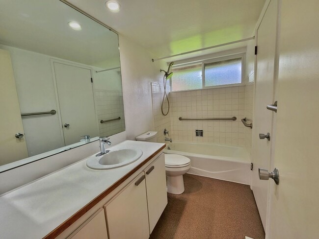 Building Photo - Beautiful 4 Bed 1.75 Bath Home Near Microsoft