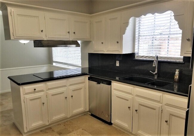 Building Photo - 17603 Butte Creek Rd