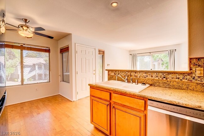 Building Photo - 3060 Casey Dr