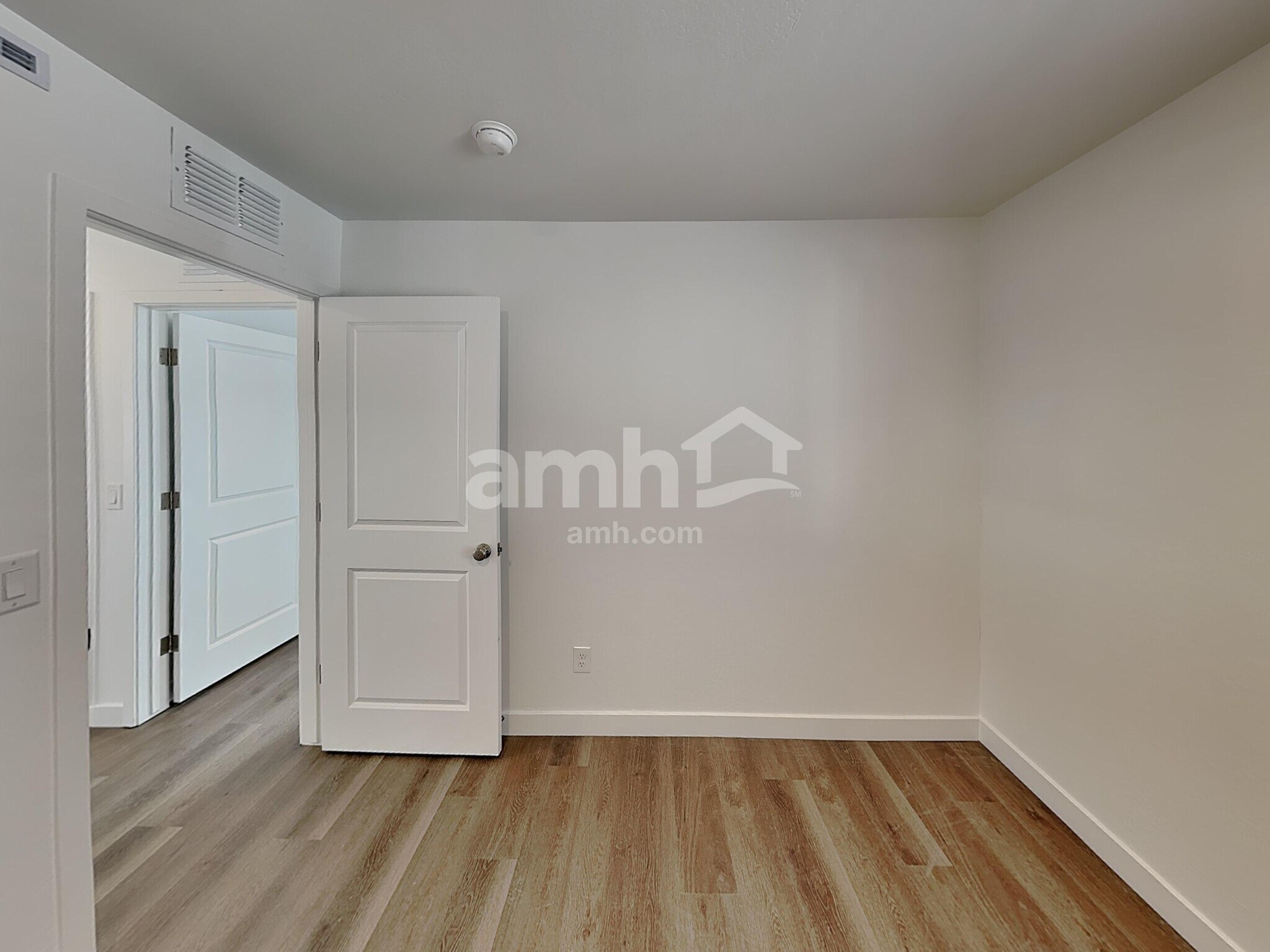 Building Photo - 20177 W Thomas Rd