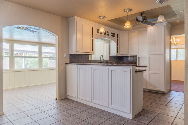 Building Photo - Spacious 3-Bedroom, 4-Bath Vintage Home wi...