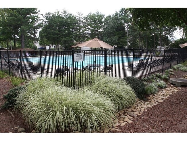 Building Photo - Charming 3BR/2.5BA Cul-de-Sac Home in Sought-After Avensong Community!