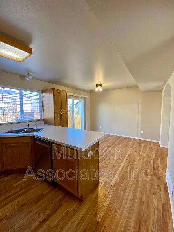 Building Photo - 1048 Scarlet Oak Dr