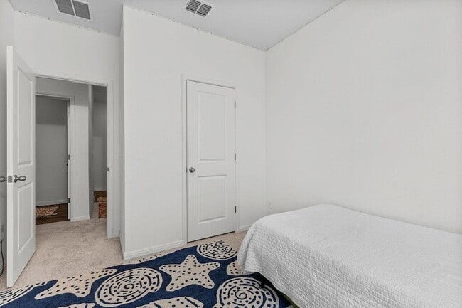 Building Photo - 1003 Sika Cv