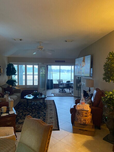 Building Photo - 17507 S Summit Canyon Dr