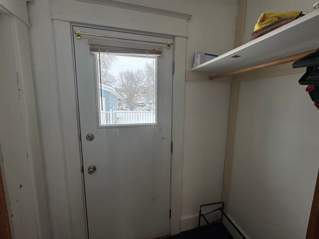 Building Photo - Cute Home in Central Bismarck with Huge Garage