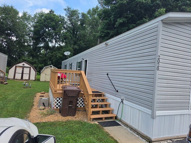 Building Photo - 2020 Rustic Trail