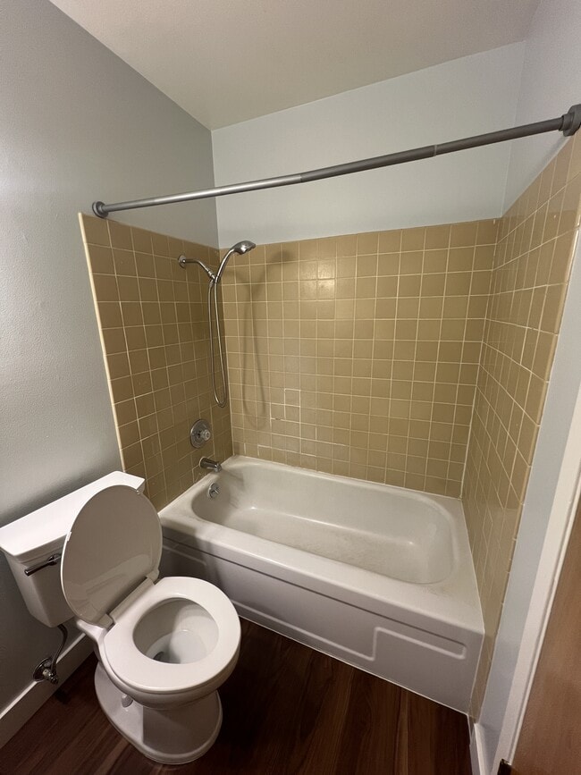 Building Photo - 1350 Ruby Ct