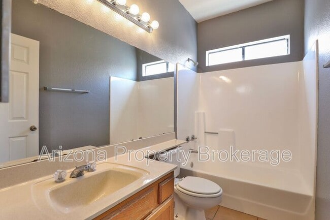 Building Photo - 1653 E Cindy St