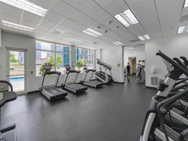 Building Photo - 1200 Brickell Bay Dr