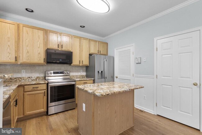 Building Photo - 6381 Stockbridge Overlook Ct