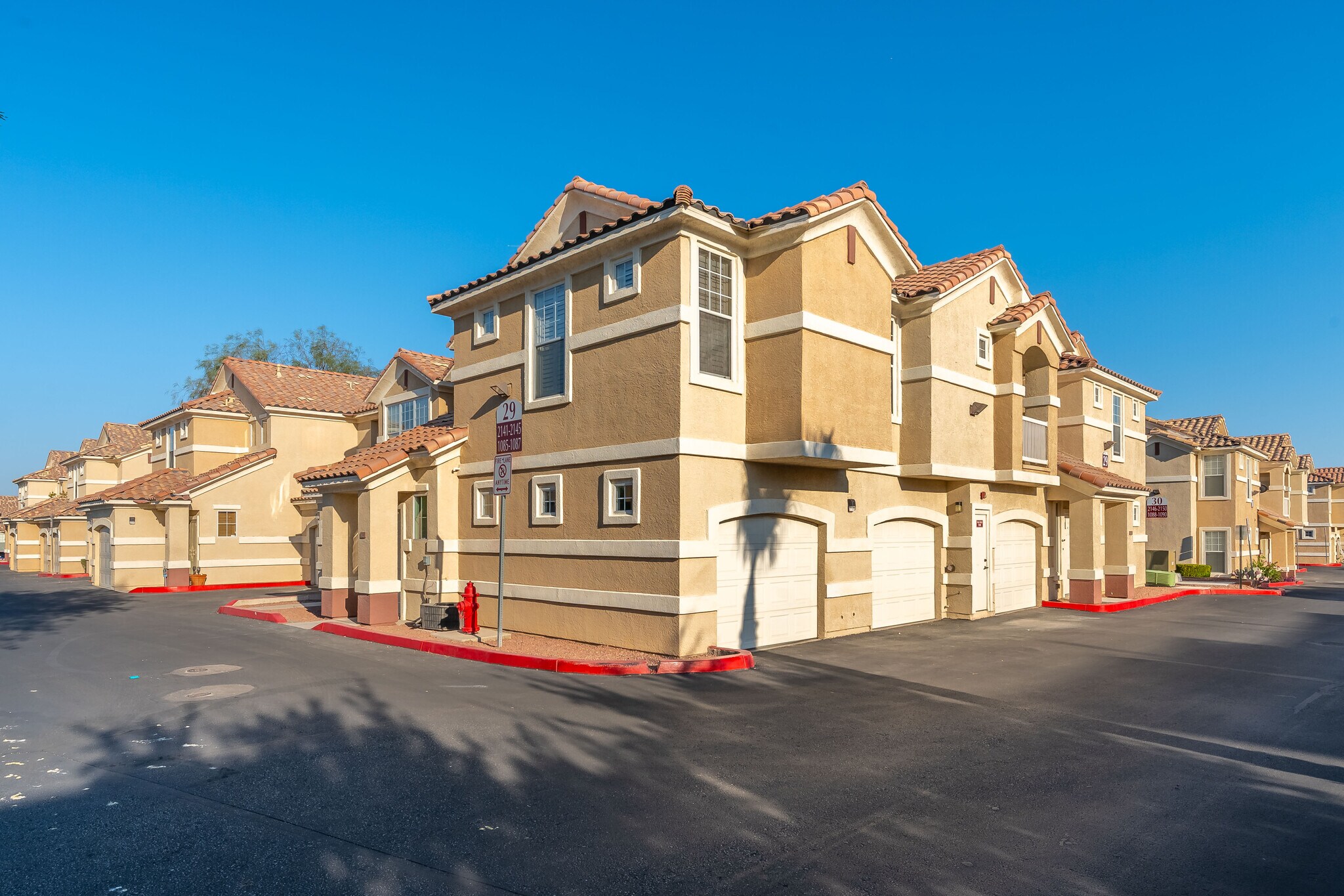 Building Photo - 5855 Valley Dr