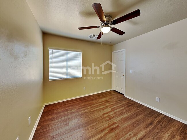 Building Photo - 22644 W Adams Dr
