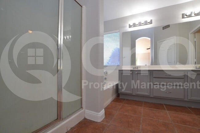 Building Photo - 487 W Calle Monte Vista