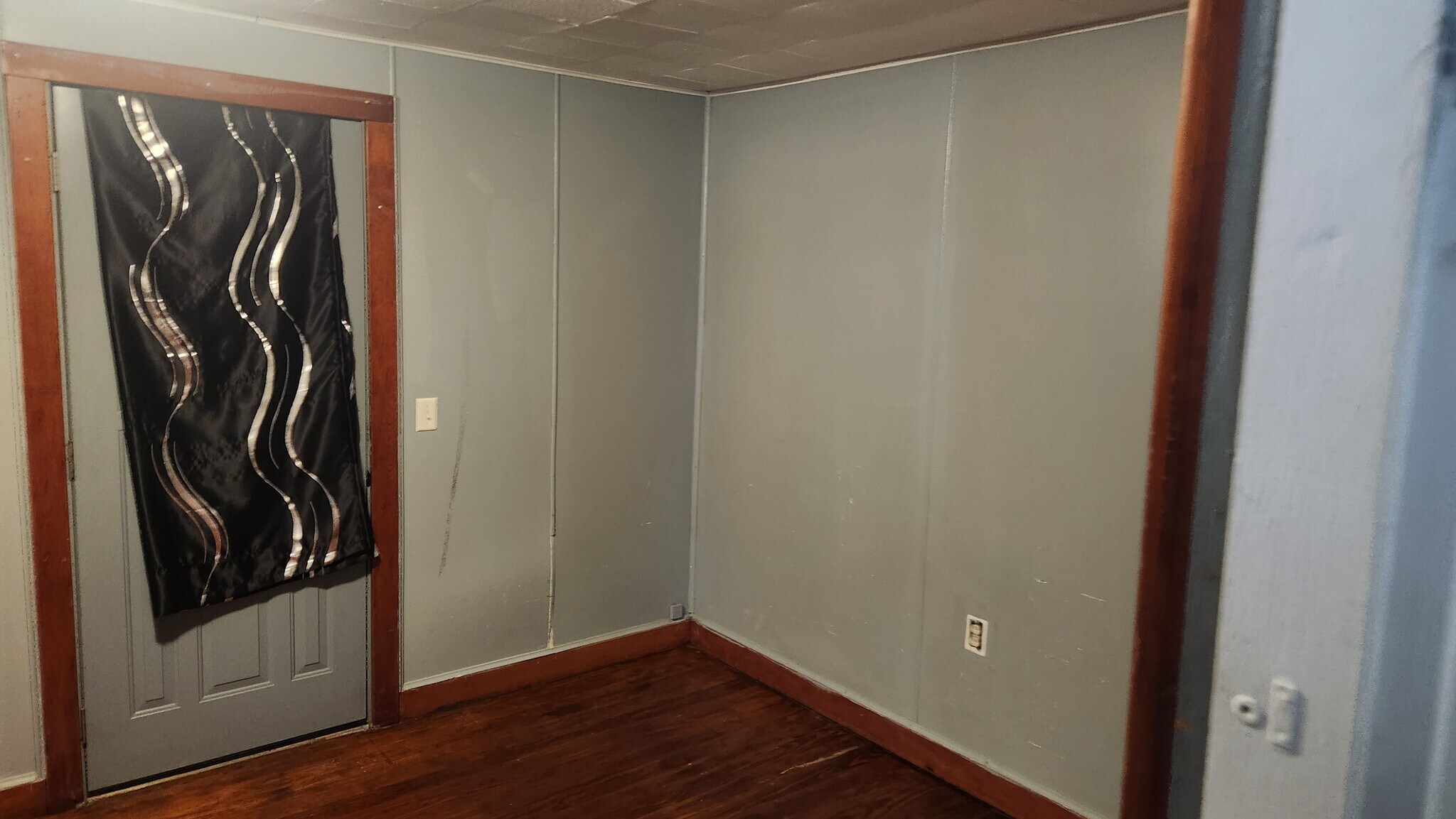 Building Photo - 105 Cedar St