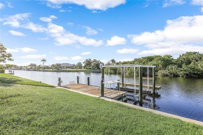 Building Photo - 17075 Edgewater Dr