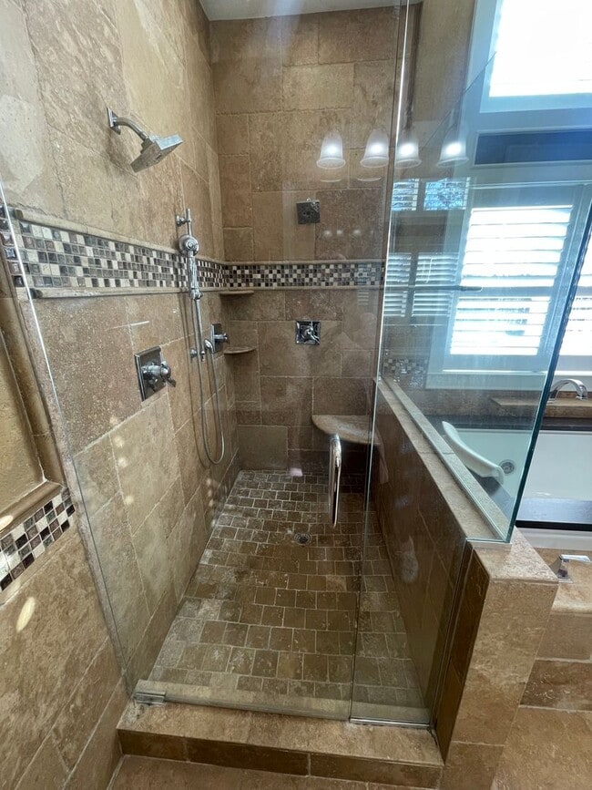 Building Photo - 4 Bedroom Soddy Daisy Rental Property with...