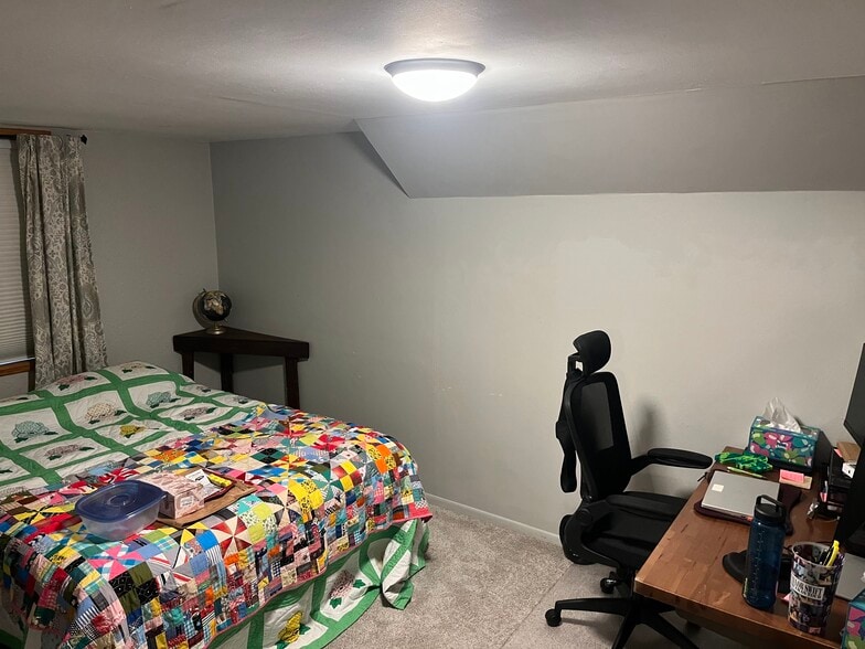 Building Photo - 470 S 39th St