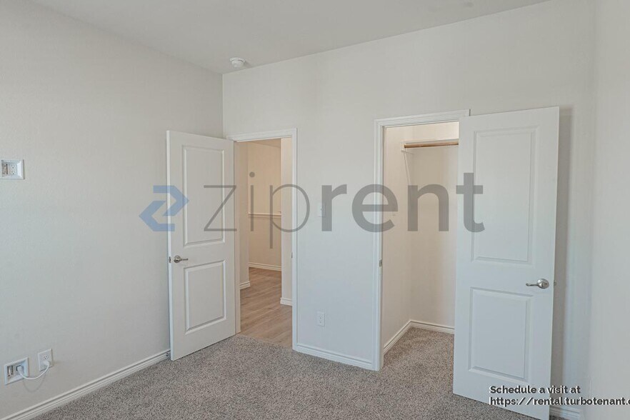 Building Photo - 2020 Saddle Wy